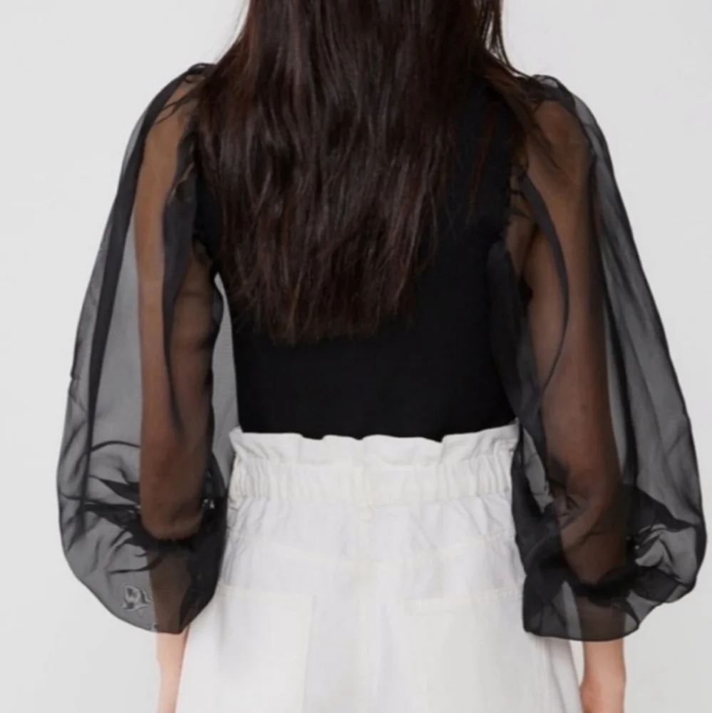 Zara VNeck - Picture 2 of 2